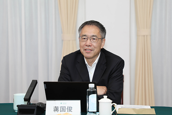 日上午,工作汇报会在行政中心多功能会议室举行,浙师大党委书记蒋国俊